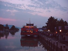 Die Discoschiff im Hafen von Fonyód